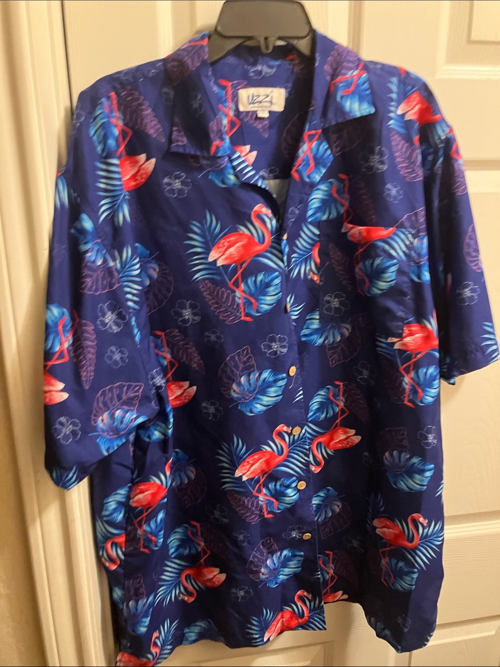 VIZZI Men’s Navy Flamingo Print Short-Sleeve Button-Down Shirt